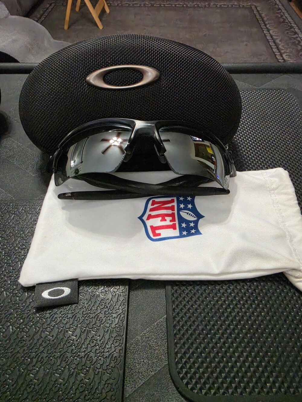 Oakley Flak NFL 2.0 XL Raiders Sunglasses